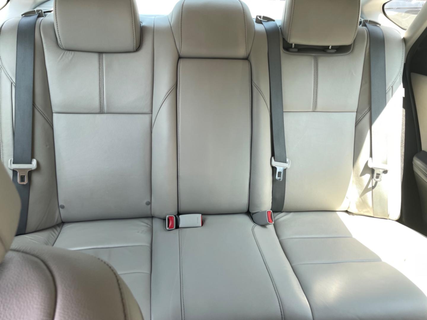 2014 GRAY TOYOTA AVALON XLE (4T1BK1EB4EU) with an 3.5L engine, Automatic transmission, located at 5103 Dorchester Rd., Charleston, SC, 29418-5607, (843) 767-1122, 36.245171, -115.228050 - Local Trade-in with Leather, Sunroof, Navigation, Backup Camera, CD/AUX/Bluetooth, Dual Climate Control, Power Everything (windows, locks, seats, mirrors), Heated Seats, Push Button Start, Keyless Entry (2 key fobs), Alloy Wheels. Clean CarFax (no accidents reported!) 99k miles Located at New Life - Photo#10